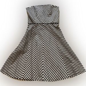 White House | Black Market Strapless/Halter Dress- Black and White Size 6